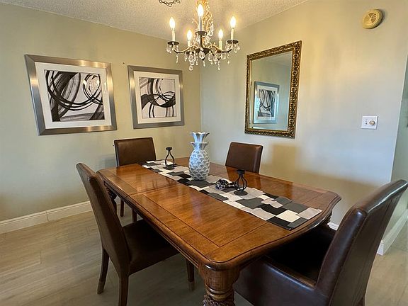 3rd image of 2901 S Palm Aire Dr #5-8