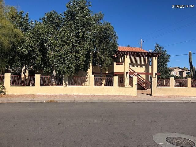 2nd image of 3046 E Marconi Ave