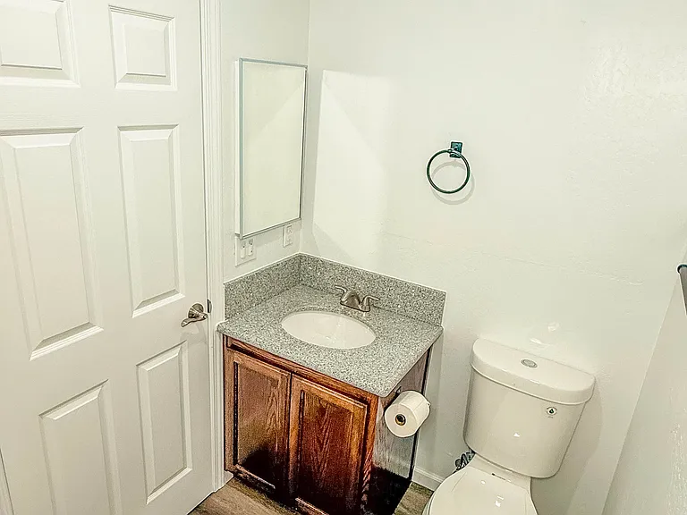 301 Decatur St #B — Photo 9