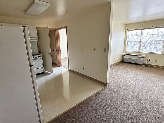 3rd image of 420 Liston Ave #101