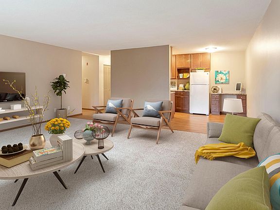 4th image of 840 W 65th St APT 207