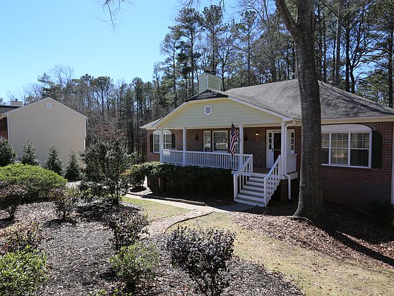 2nd image of 2395 Castle Ln NE
