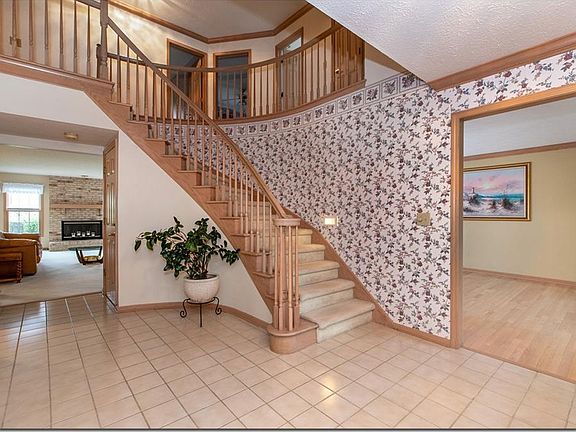 3rd image of 28816 Woodmill Dr