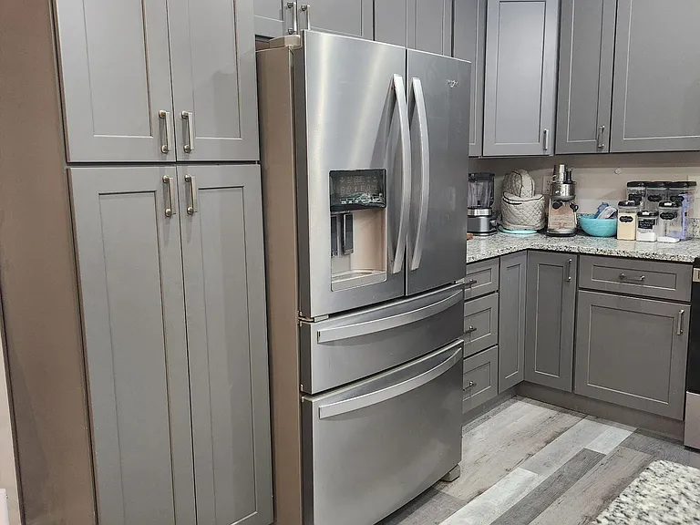 Kitchen with large Pantry
