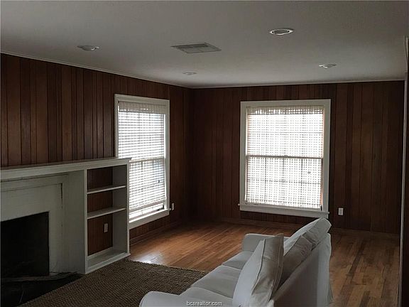 2nd image of 701 Gilchrist Ave