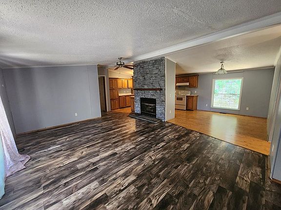 4th image of 86 Hidden Springs Rd