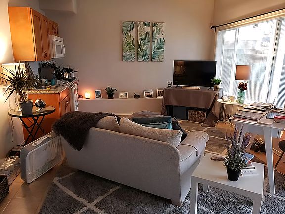 4th image of 2019 Davis Ave S