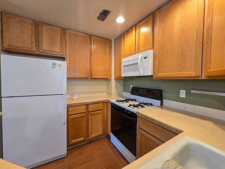 2111 N Fork Dr — Photo 4