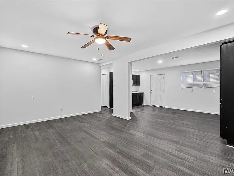 2412 Mousette Ln — Photo 6