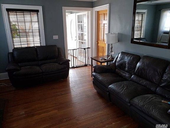 4th image of 1041 Delaware Ave