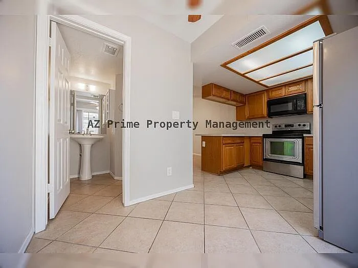 1055 W 5th St #18 — Photo 10