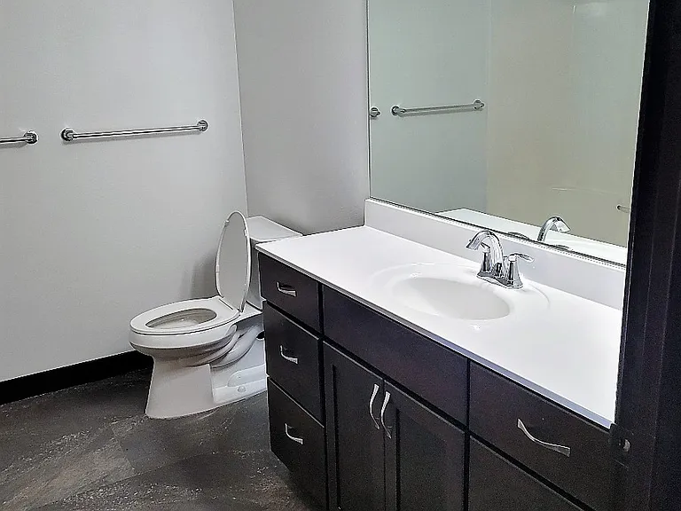 1929 Cypress Ct NE #7 — Photo 12