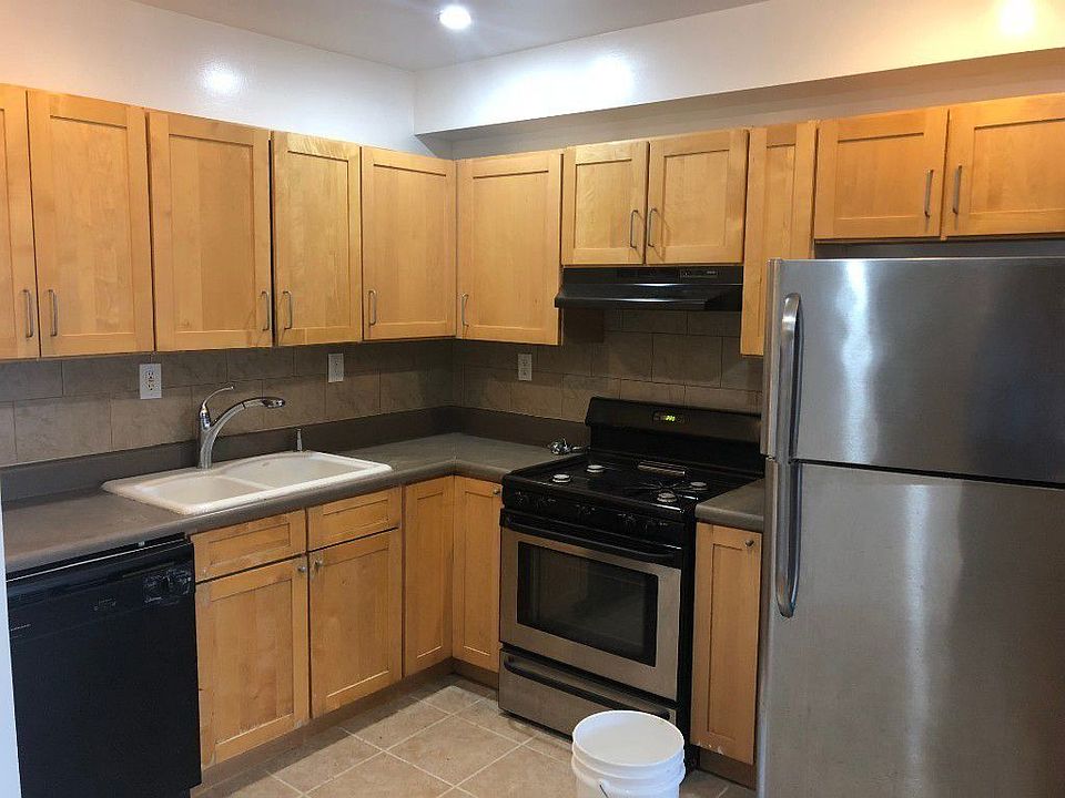 1st image of 10420 39th Ave APT 4A