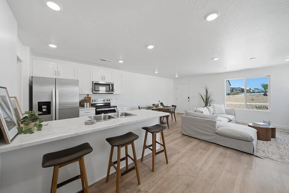 3 bed, 1459 sqft, $1,875 — Photo 3