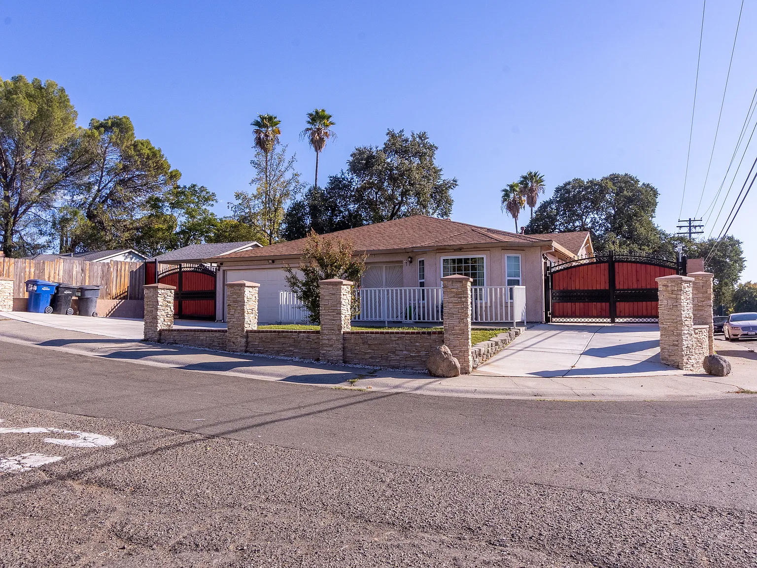 5500 Sunset Oak Ct — Photo 3