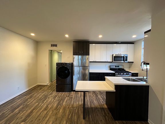 5th image of 622 Westmount Dr APT D