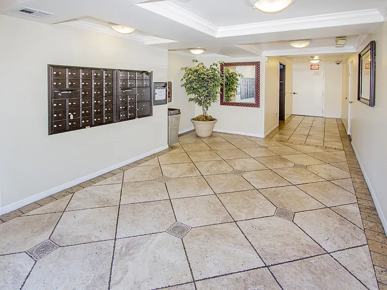 Toscana Apartments — Photo 25