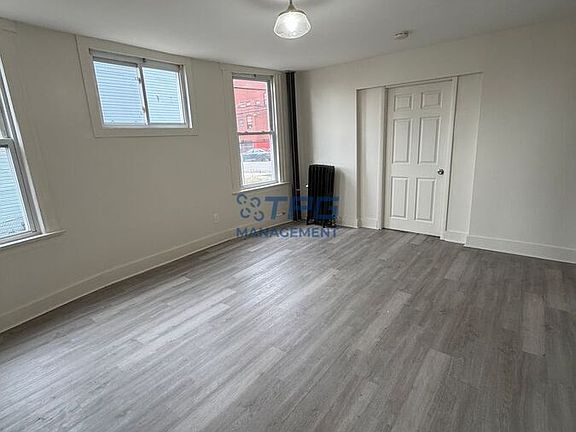 4th image of 130 Milford Ave Floor 1
