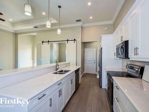 5th image of 1828 SE 15th Pl