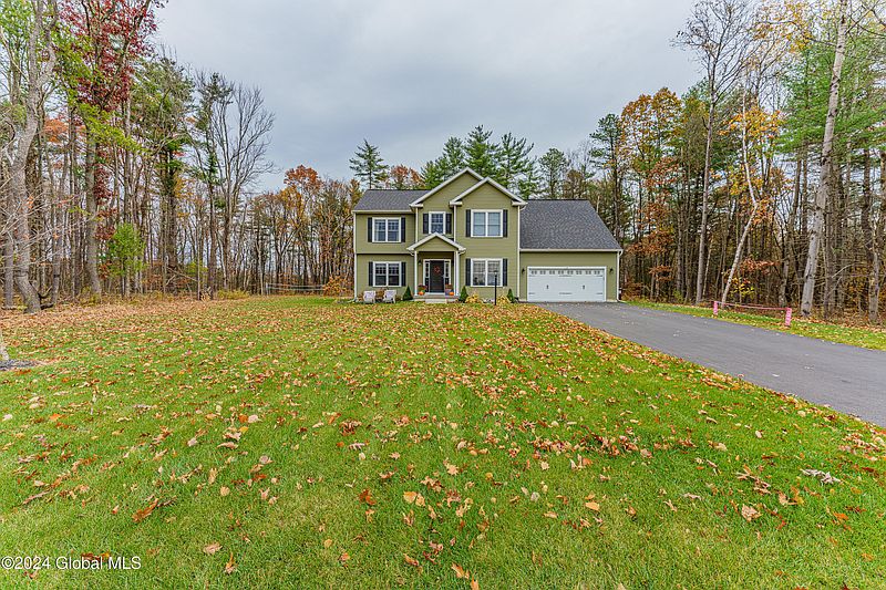 2nd image of 26 Woodland Drive