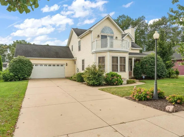 4221 Abercrombie Dr, Chesterton, IN 46304