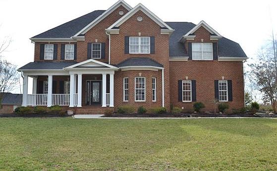2nd image of 818 Brochardt Blvd