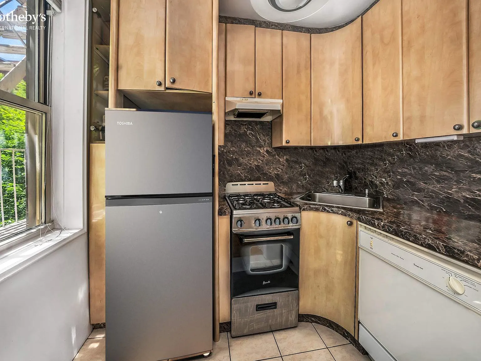 225 East 76th Street — Photo 3