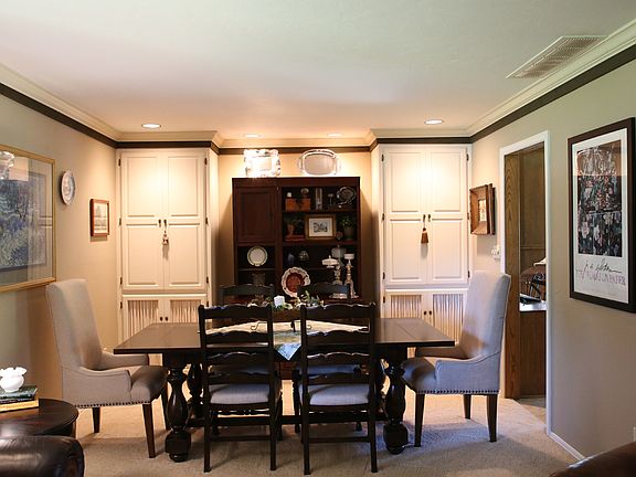 4th image of 2817 Camelot Dr