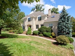 25 Manor Dr, Morristown, NJ 07960