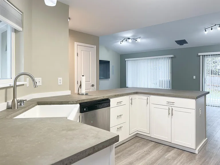 17416 Adams Ln — Photo 6