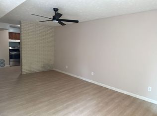 1021 S Spring St APT O, Springfield, IL 62704