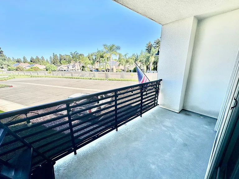 580 N Adler Ln — Photo 11