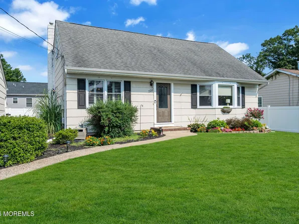 728 Neptune Avenue, Beachwood, NJ 08722