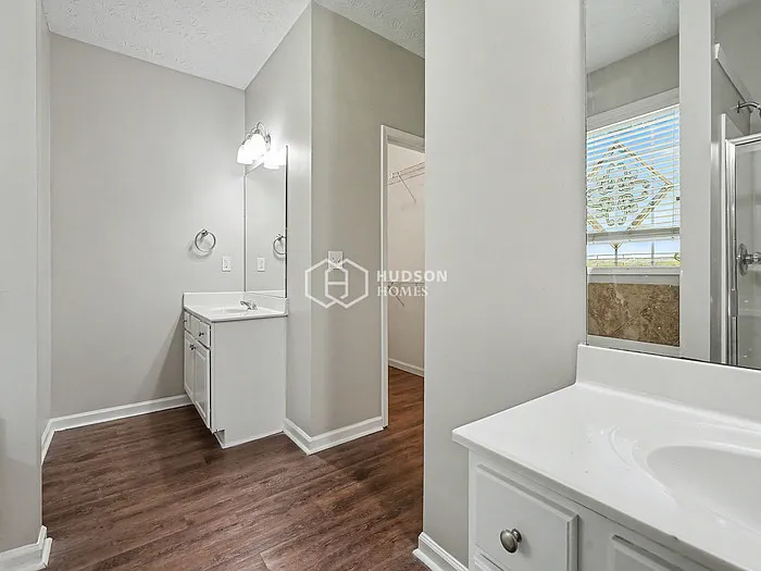 1060 Clairidge Ln — Photo 11