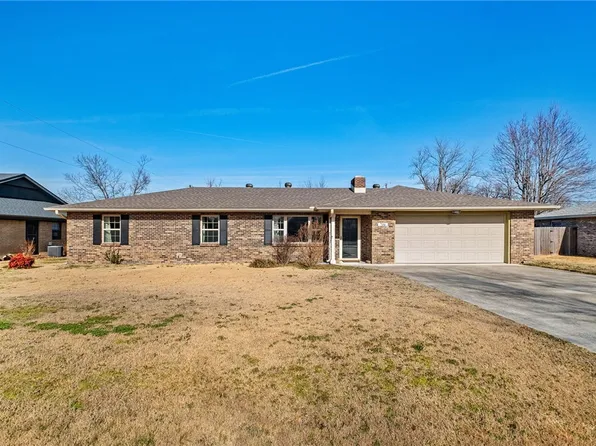 706 NW 14th St, Bentonville, AR 72712