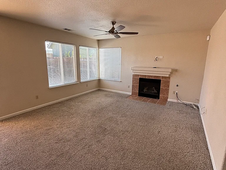 1017 Sun Meadow Dr — Photo 49