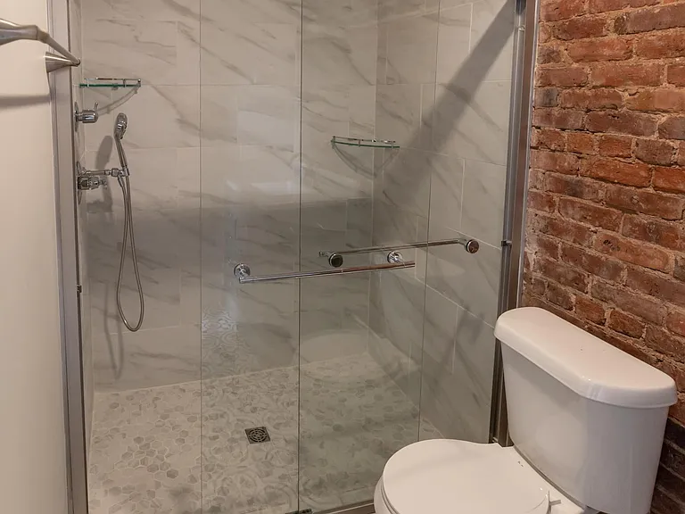 140 N Jackson St #2 — Photo 16