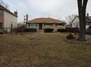 599 N Willow Rd, Elmhurst, IL 60126