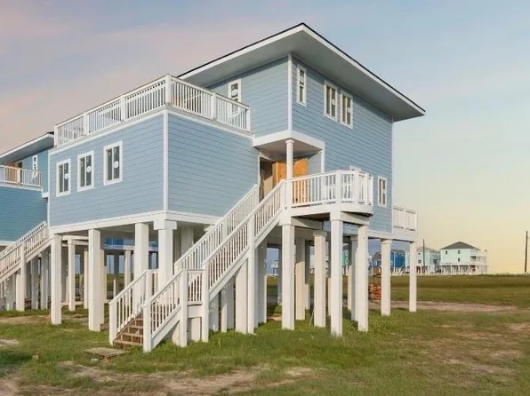7902 Canal Dr, Freeport, TX 77541