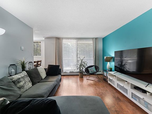 4th image of 320 Royal Ave #404