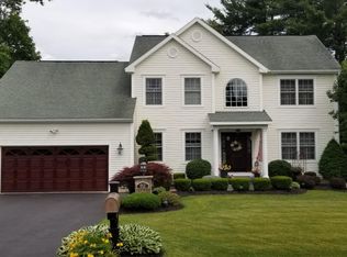 92 Cindy Crest Dr, Schenectady, NY 12306