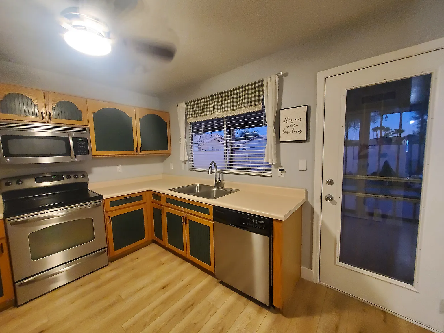2 bed, 1201 sqft, $2,900 — Photo 4
