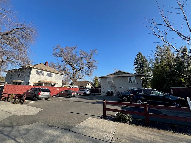 815 Hazel St #B — Photo 14