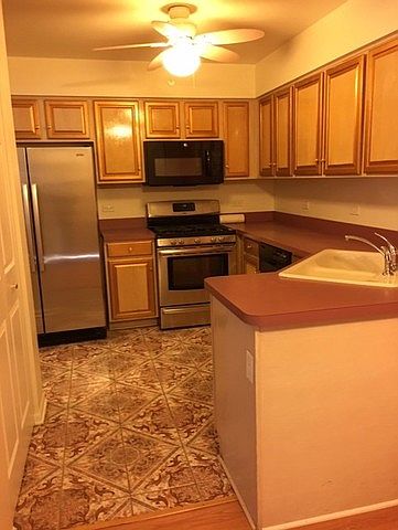 1st image of 4605 Lindenwood Ct #4605