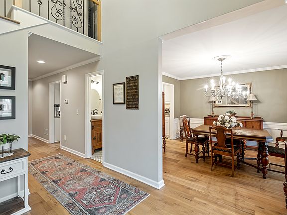 5th image of 4907 Climbing Vine Pl NE