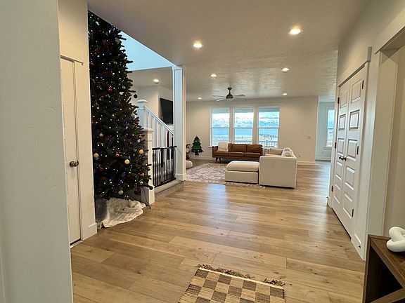 4th image of 1246 S Boxelder Dr