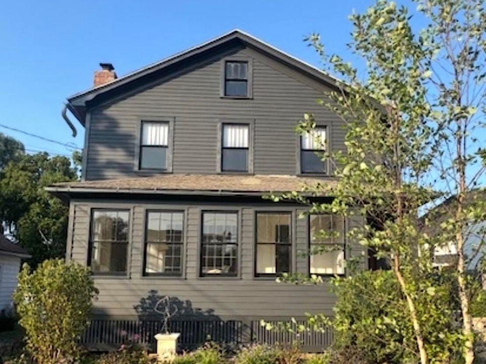 1st image of 830 Union St #1