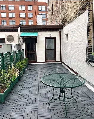 Rented by Compass | media 19