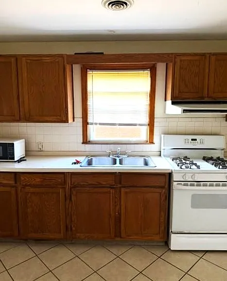 3840 S Park Ave #3 — Photo 1