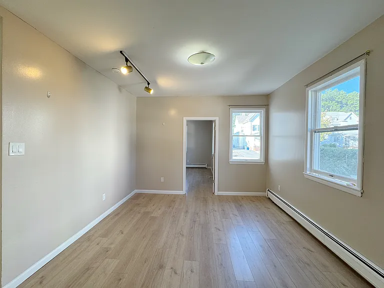 16 Walnut Ter #1A — Photo 2